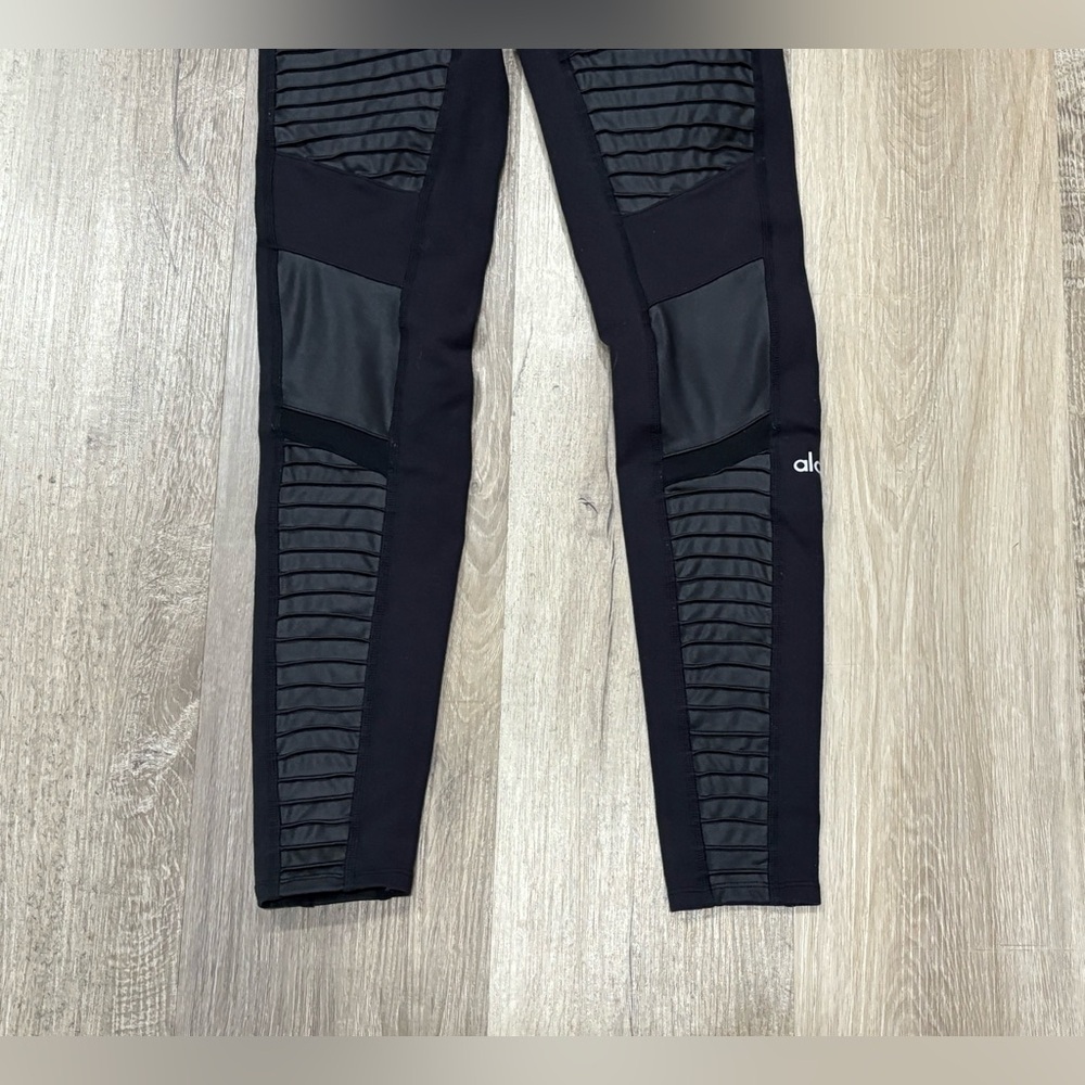 Alo high waist Moto leggings size small - Picture 3 of 11